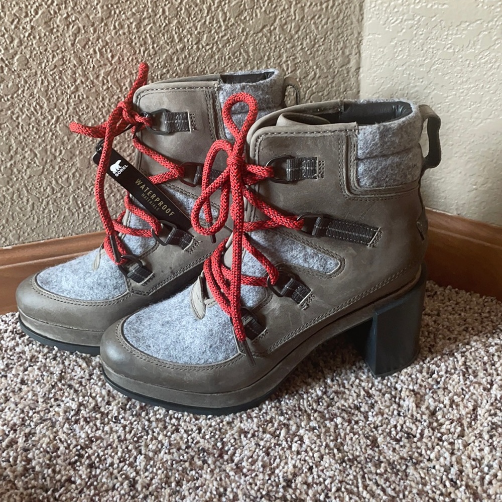 Sorel Women’s Blake Lace Booties size 8.5